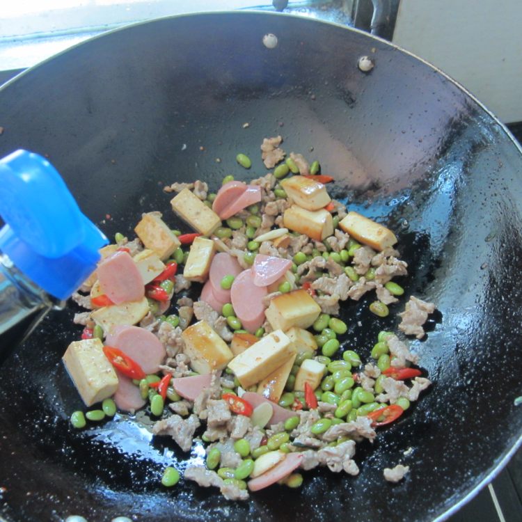 黄豆火腿豆腐混炒步骤9