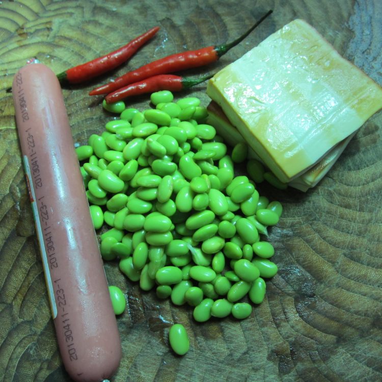 黄豆火腿豆腐丁步骤1