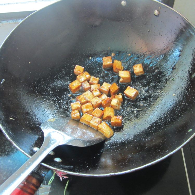 黄豆火腿豆腐丁步骤6