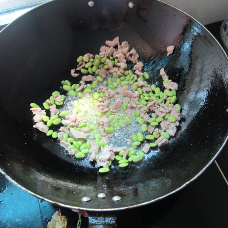 黄豆火腿炒瘦肉步骤6