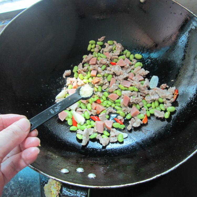 黄豆火腿炒瘦肉步骤9