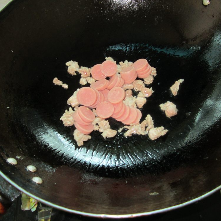 辣椒火腿炒肉步骤4