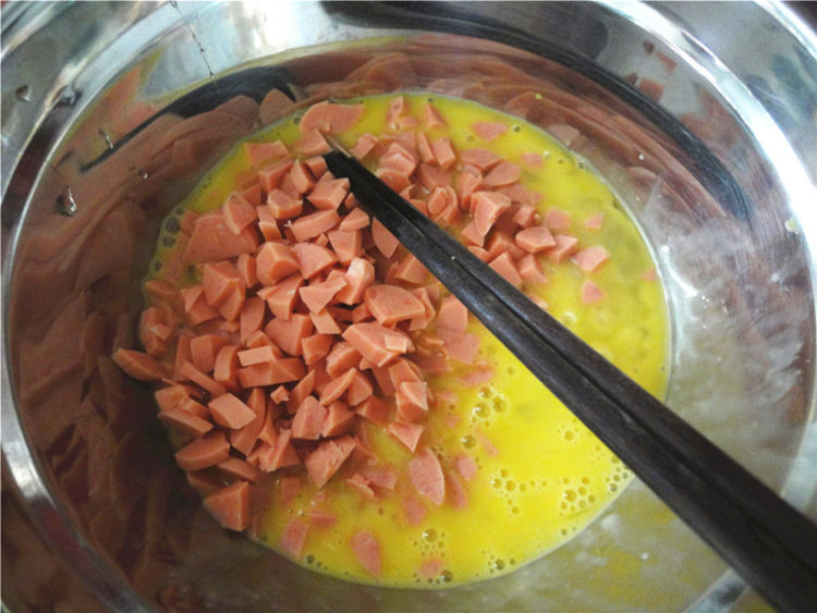 火腿鸡蛋冷饭饼步骤3