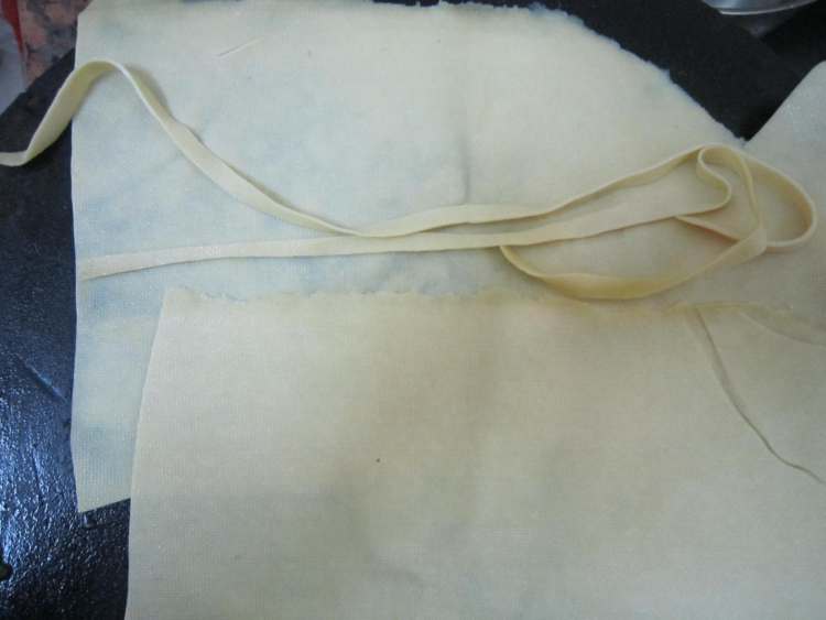 浇汁腐皮卷步骤2