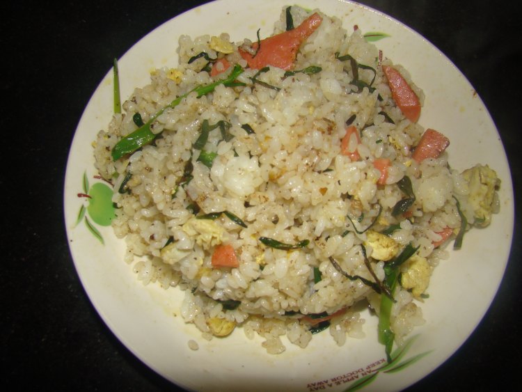 鸭蛋韭菜炒饭步骤7