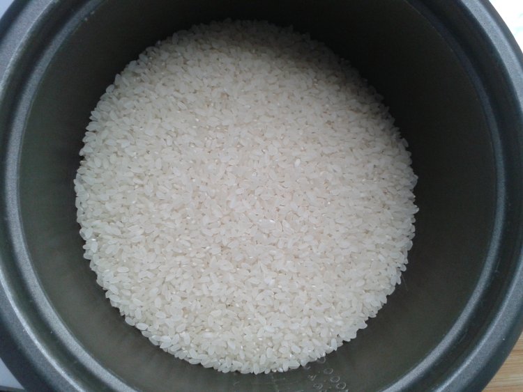 青菜火腿焖饭步骤1