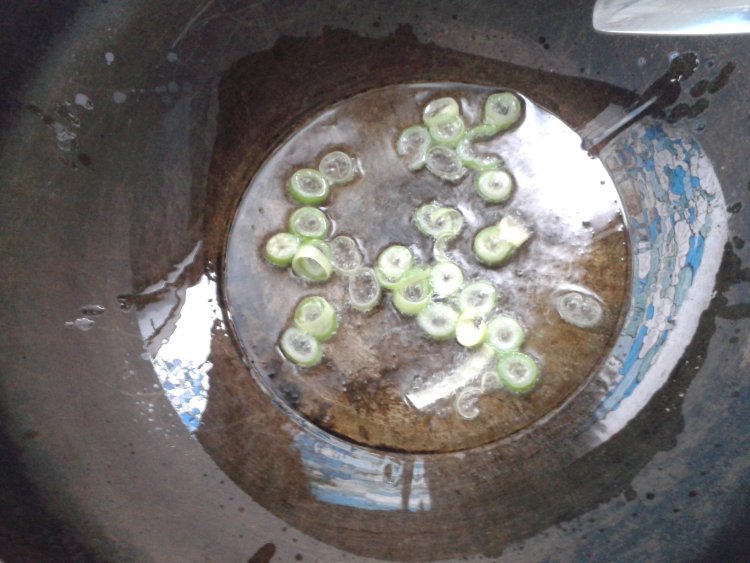 青菜火腿焖饭步骤8