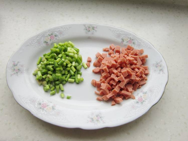 萝卜干蛋炒饭步骤5