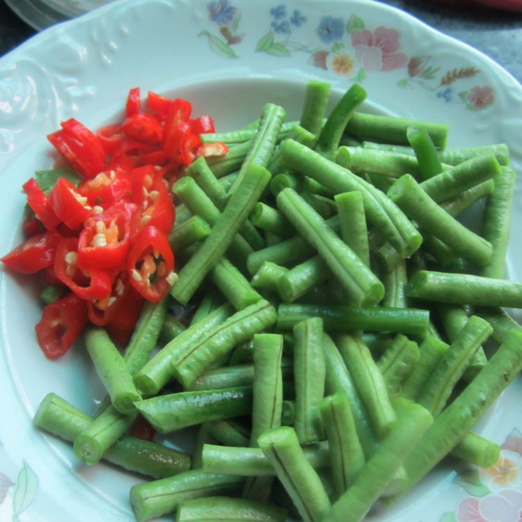 火腿烧豆角步骤3