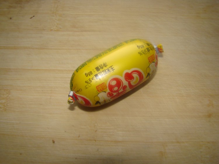 火腿炒虫子鸡蛋步骤1