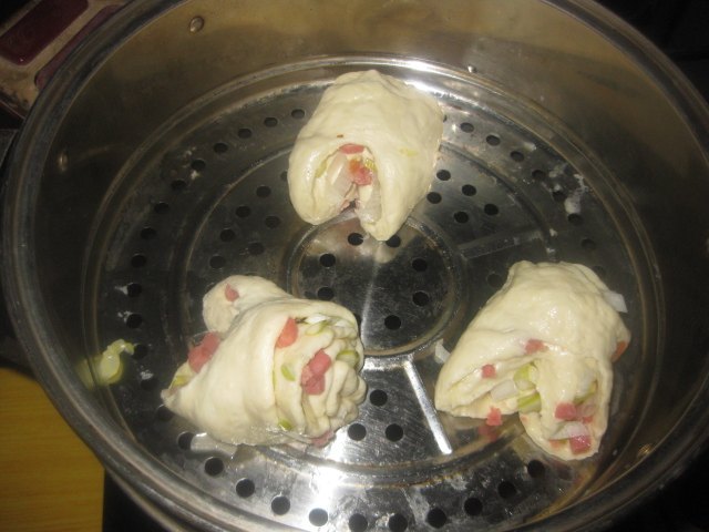 火腿香葱小花卷步骤13