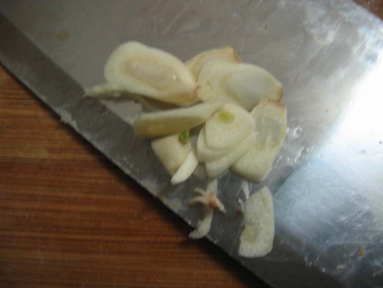 鸡腿菇炒火腿步骤4