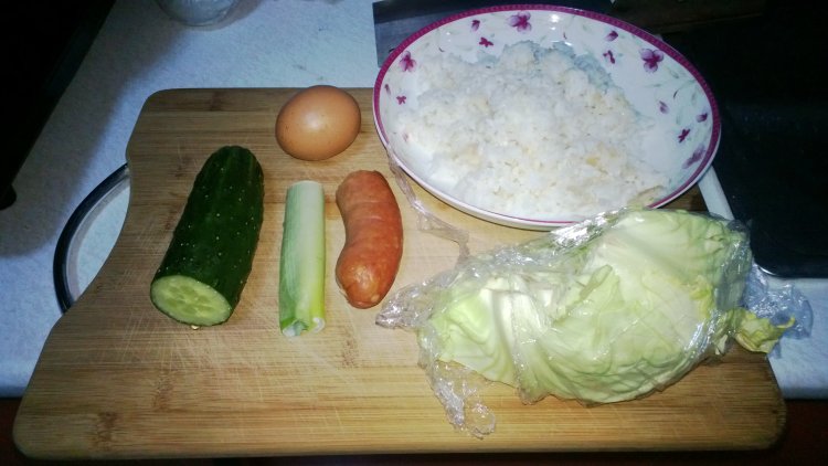 包菜版蛋炒饭步骤1