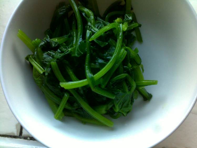 火腿拌菠菜步骤6