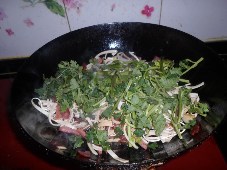 火腿炒千张步骤9