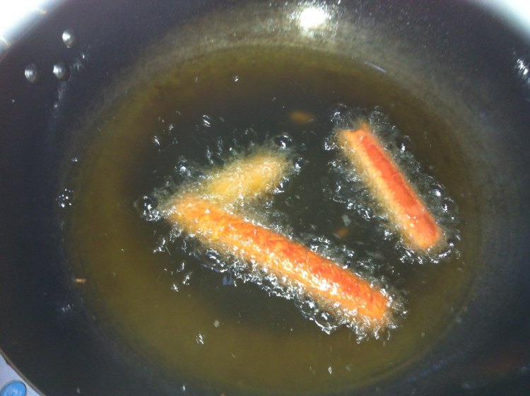 油炸火腿肠步骤2