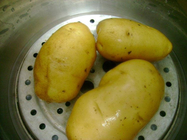 火腿玉米土豆圆步骤1