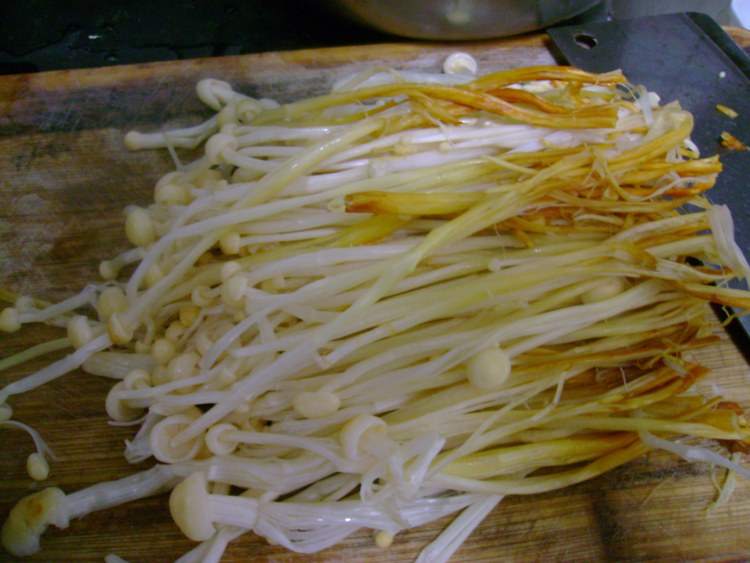 金针菇火腿煎包步骤5