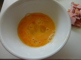 蛋包番茄酱炒饭步骤3