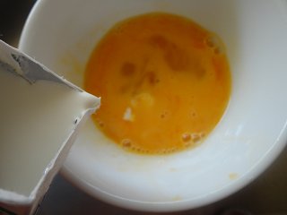 蛋包番茄酱炒饭步骤4