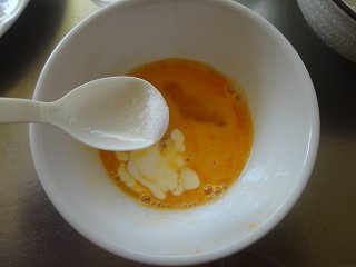 蛋包番茄酱炒饭步骤6
