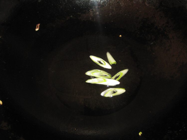 蒜苔火腿炒饭步骤4