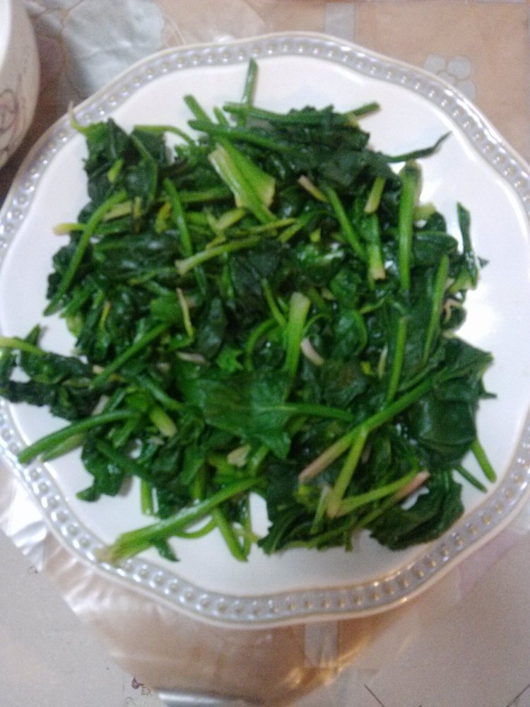 鲜味番茄烩菠菜步骤4
