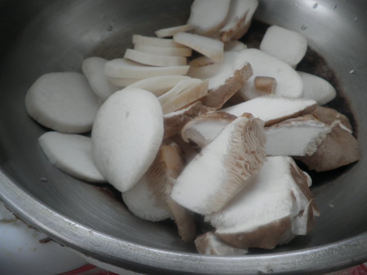 菜花杏鲍菇炒火腿步骤6