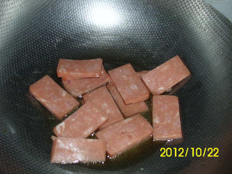 火腿炒藕片步骤3