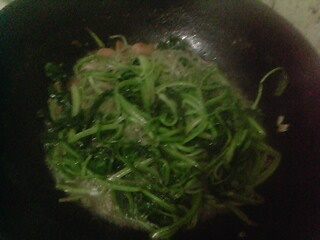 菠菜火腿炒粉条步骤7