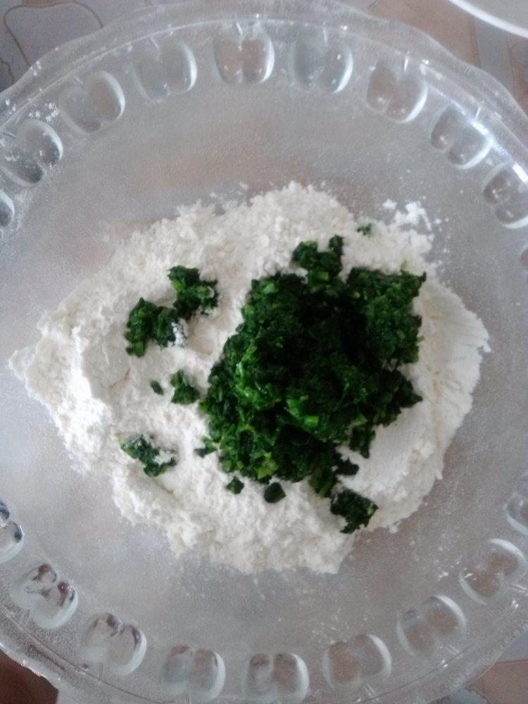 杏鲍菇肉酱菠菜手擀打步骤10