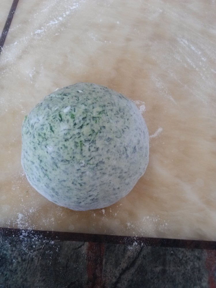 杏鲍菇肉酱菠菜手擀打步骤12