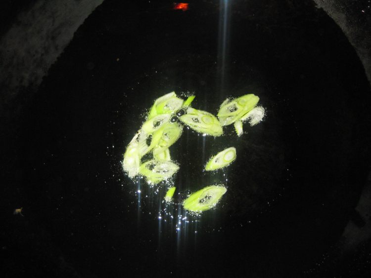豇豆炒火腿步骤5