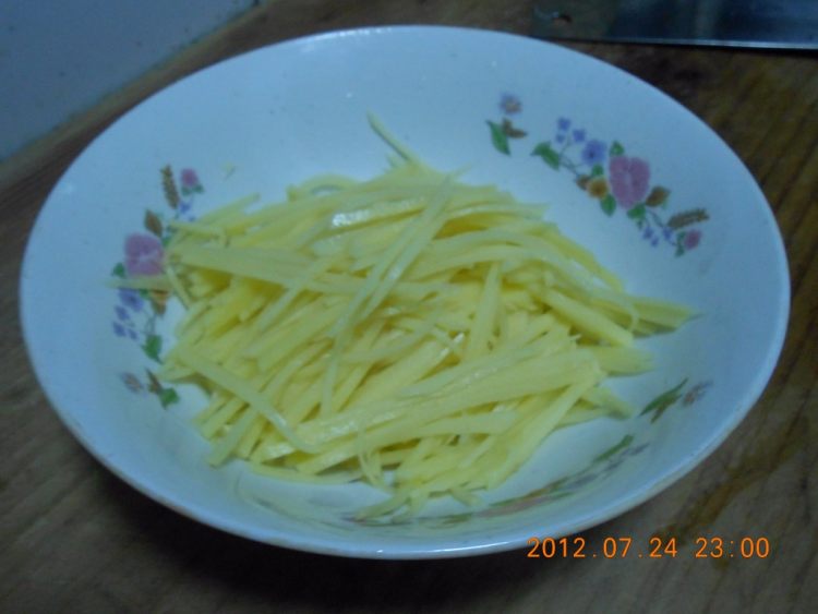 洋葱土豆丝步骤2