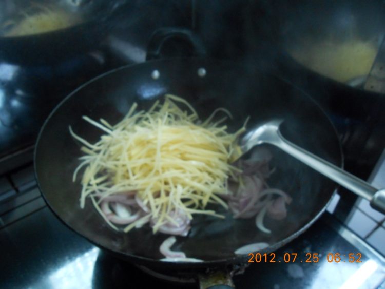 洋葱土豆丝步骤8