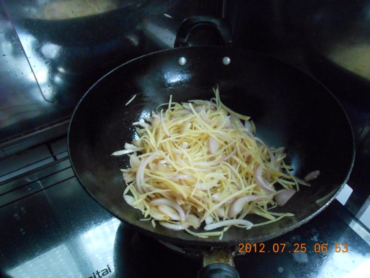 洋葱土豆丝步骤9