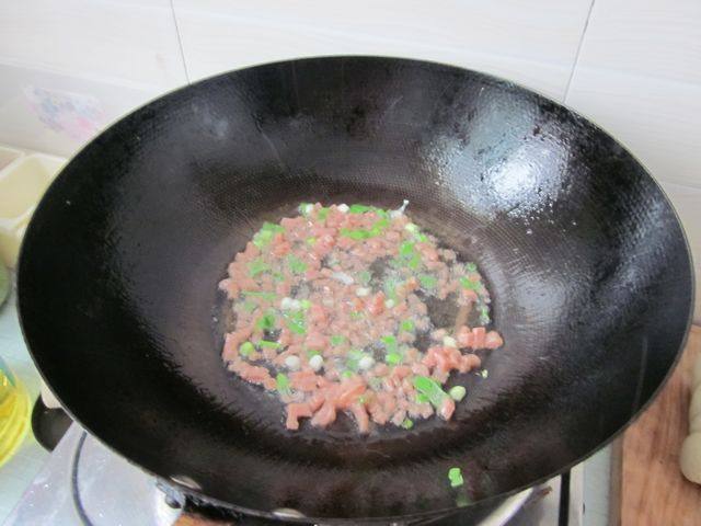 火腿炒素鸡步骤4