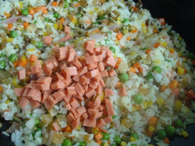 腊肉五彩饭步骤10