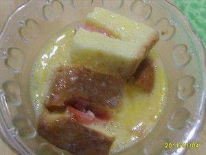 鸡蛋裹炸火腿面包片步骤4