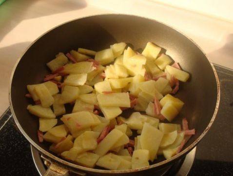 黑椒土豆火腿鸡蛋饼步骤3