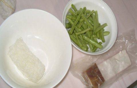 青菜火腿粉丝汤步骤1