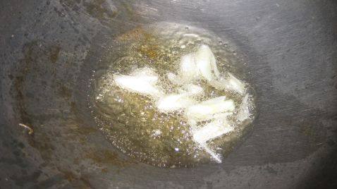 包菜丝炒火腿步骤3