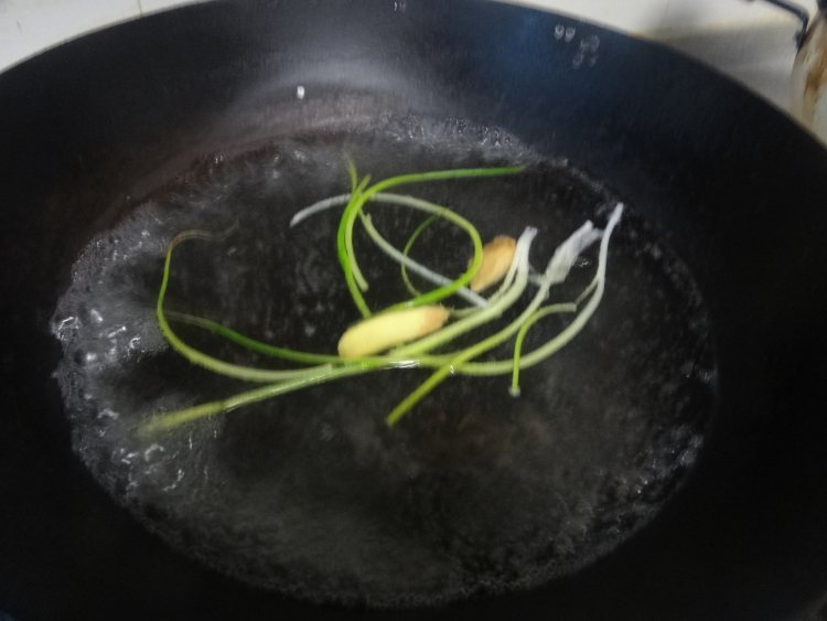 火腿蛤蜊蒸蛋步骤2