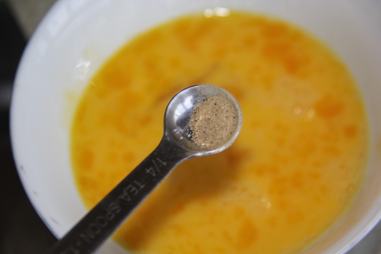 煎火腿奶酪蛋卷步骤4