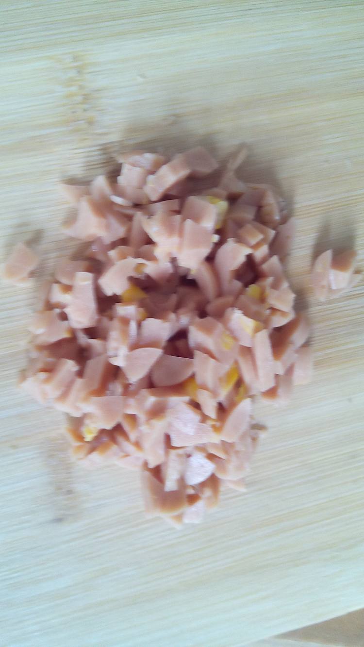 火腿腊肠蛋炒饭步骤2