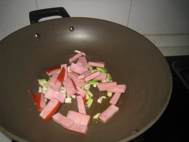 火腿炒什菜步骤5