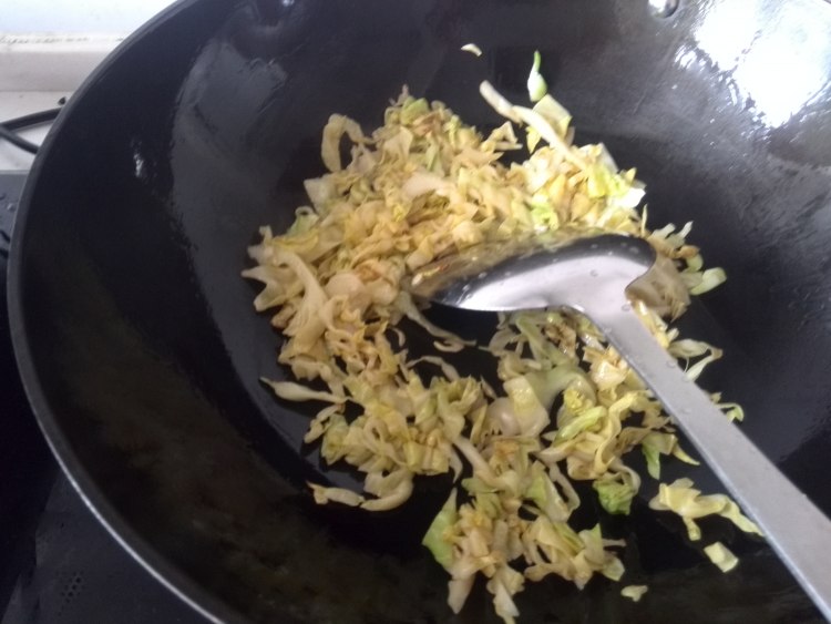 青菜火腿炒面步骤8