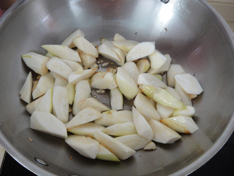 蚝油茭白火腿步骤5