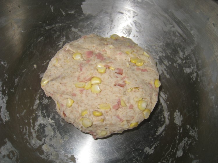 全麦玉米火腿欧包步骤5