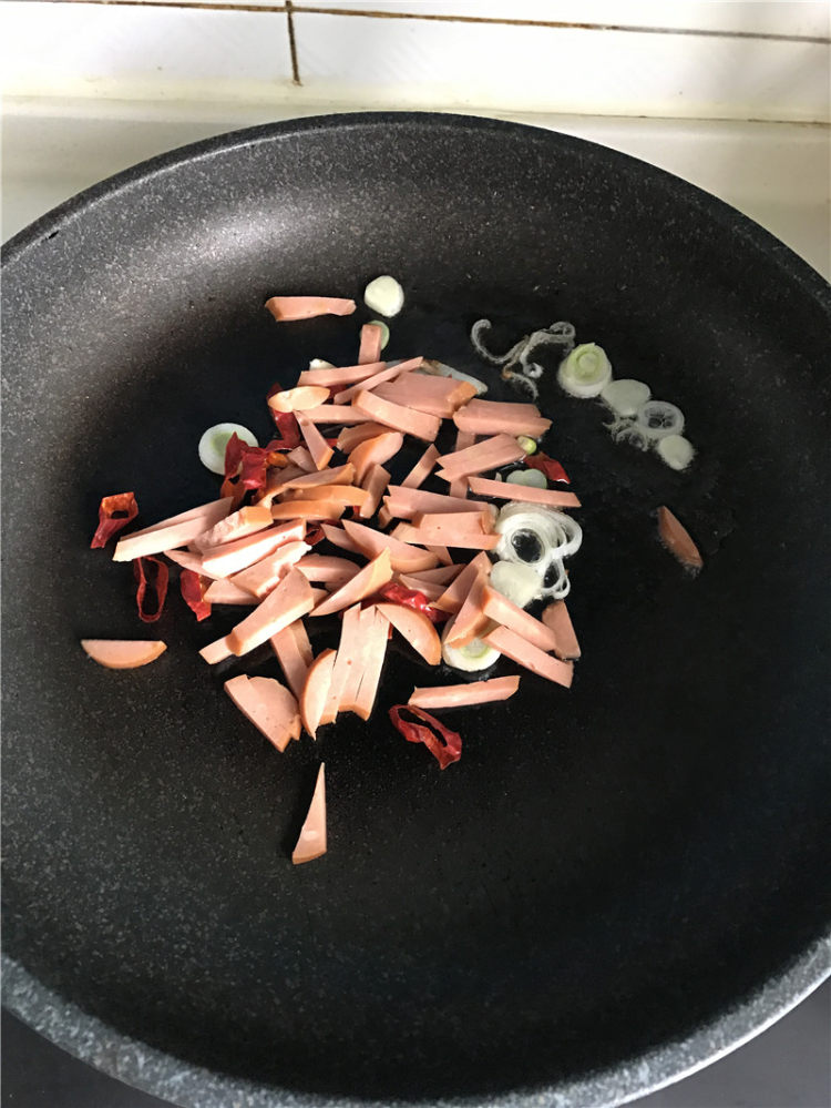 香肠炒豇豆步骤4